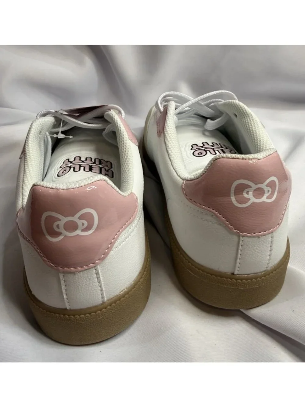 Hello Kitty Size 10 Women’s Sneakers Shoes New *RT